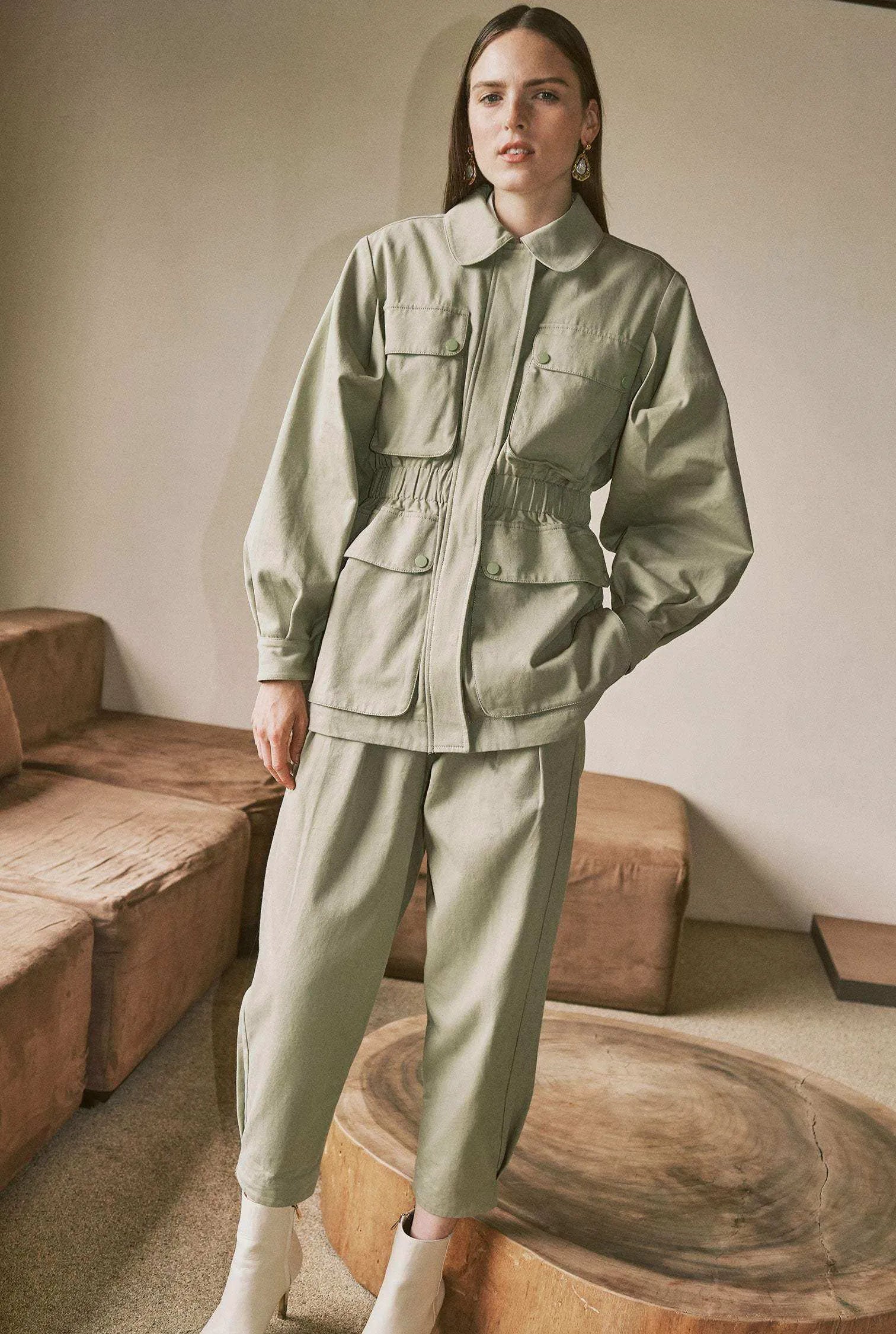 LIGHT KHAKI