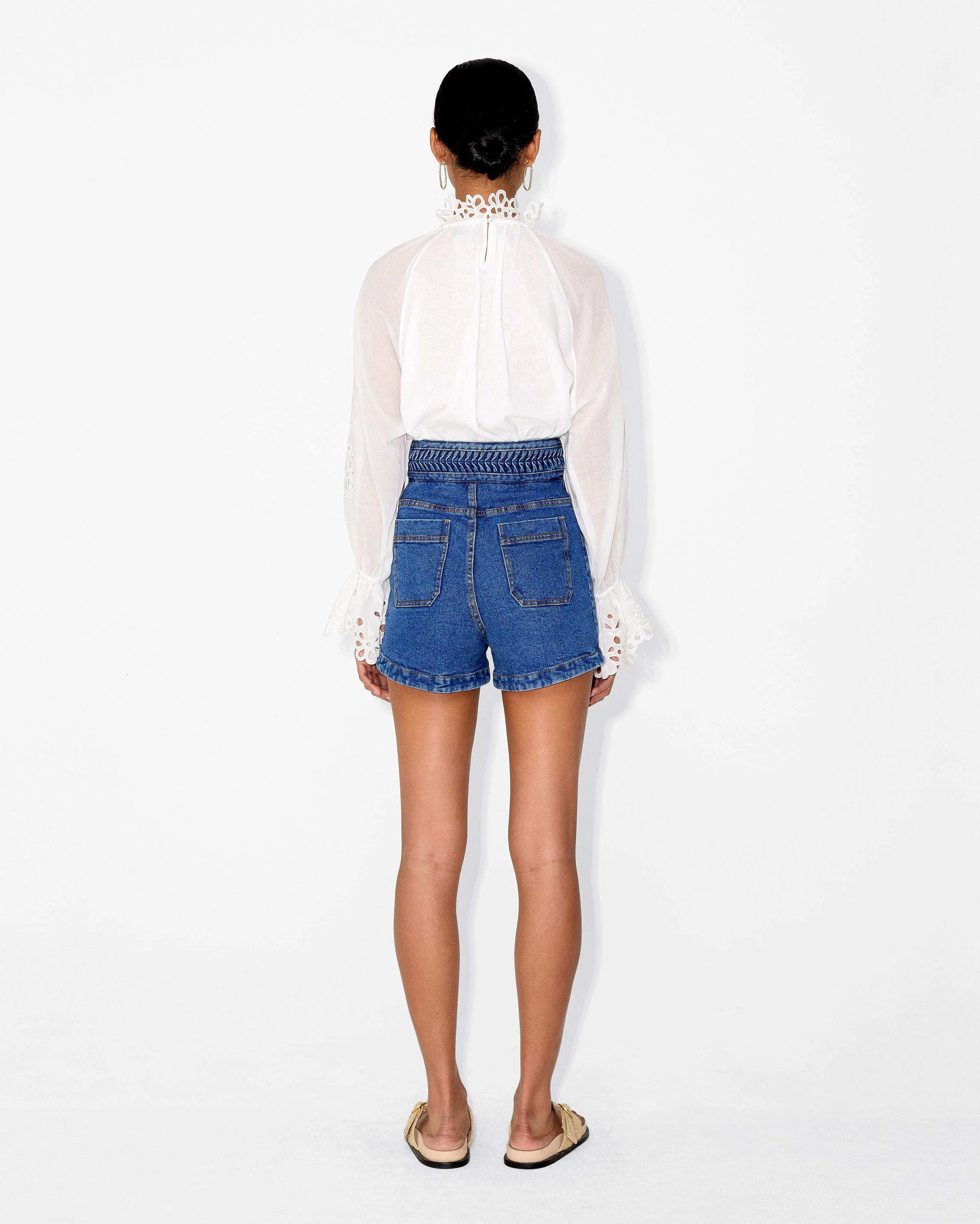 OFF WHITE