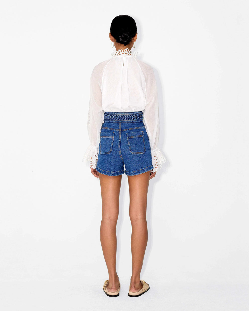 OFF WHITE