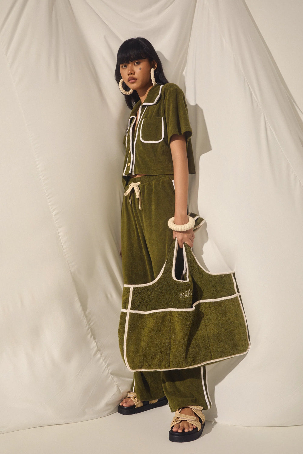 KHAKI