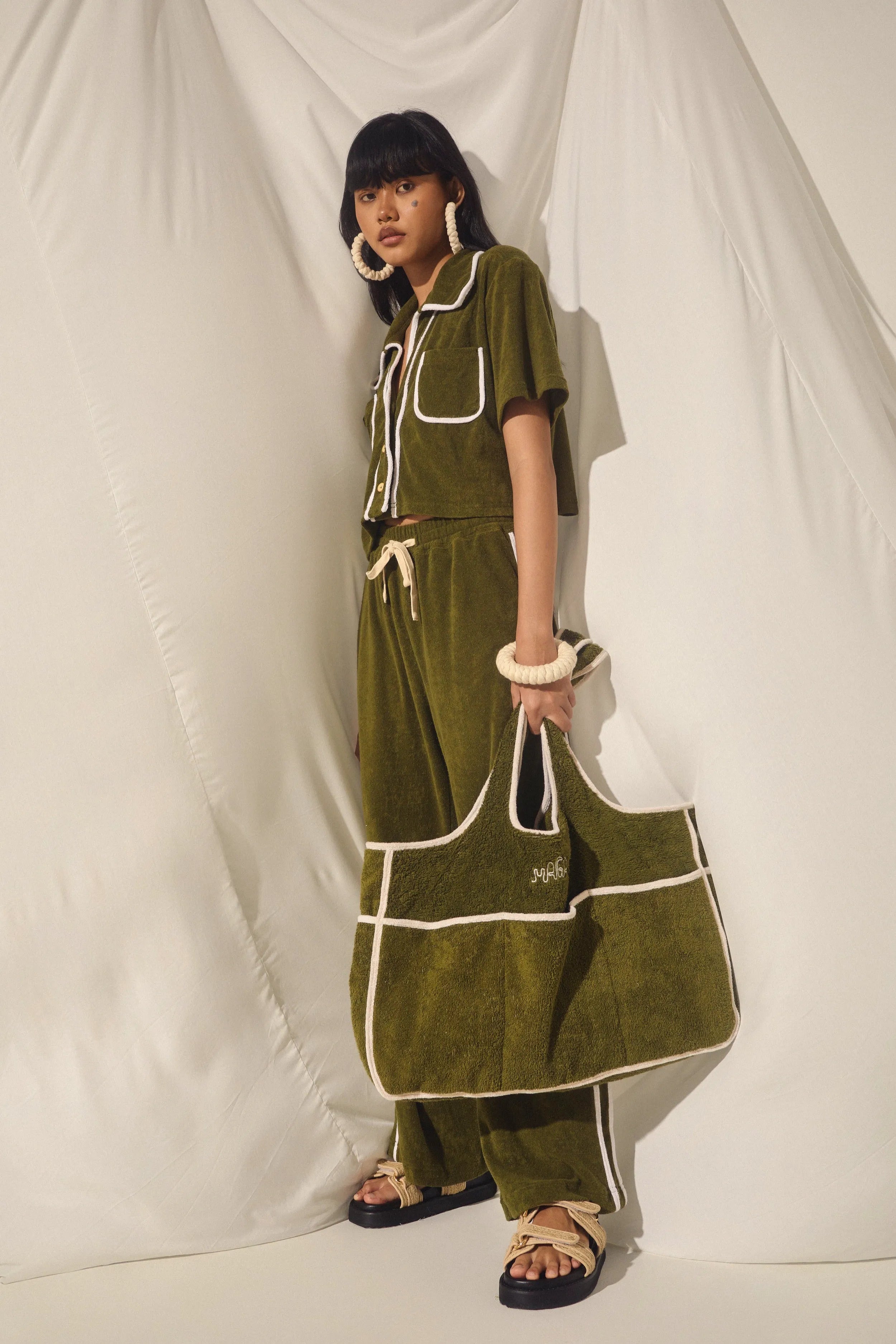 KHAKI